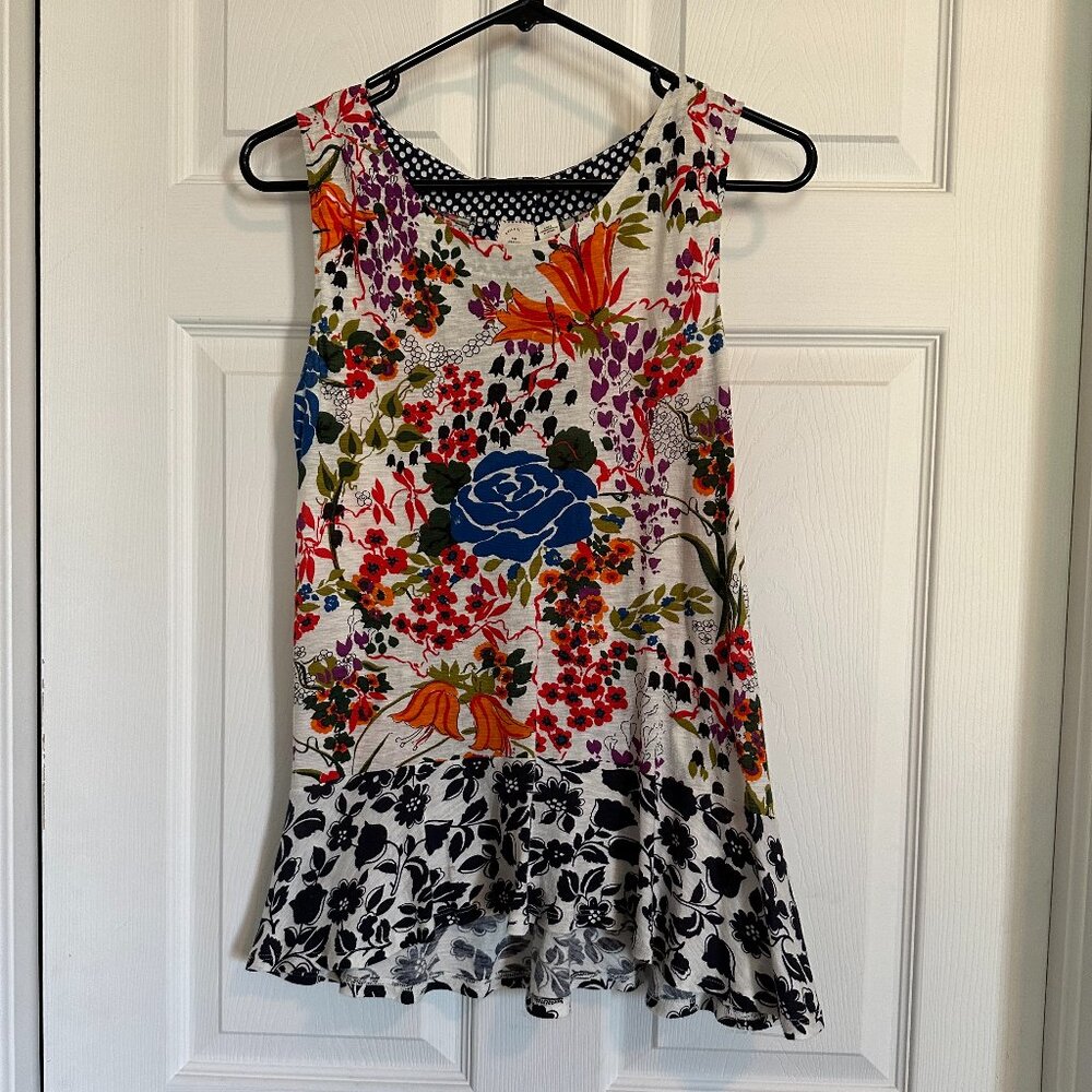Anthropologie Top in Pristine Condition-Size Medium